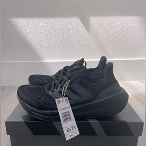 Adidas Womens Ultraboost Light Running Shoes in Black - Size 7.5